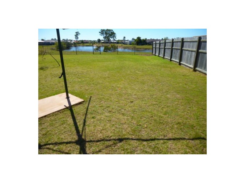 10 Bronton Street, Point Vernon QLD 4655