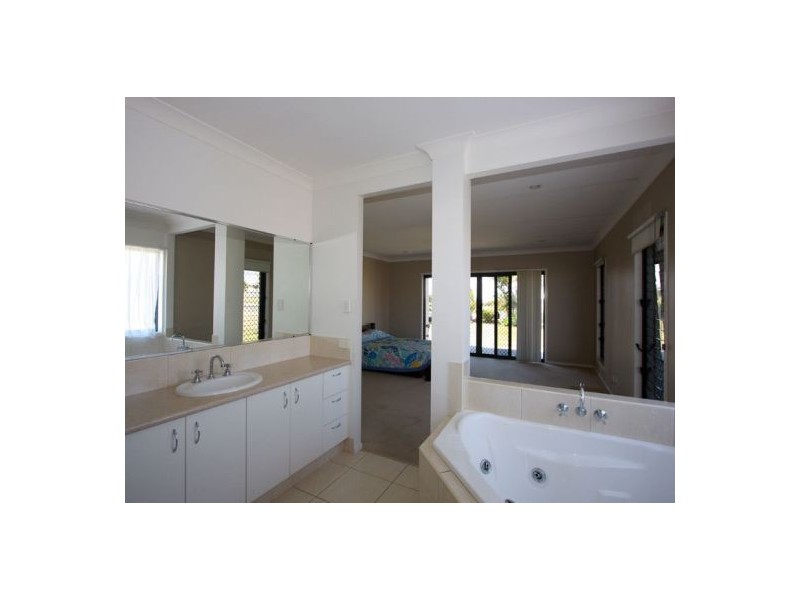 1-3  LOGGERHEAD CT, River Heads QLD 4655