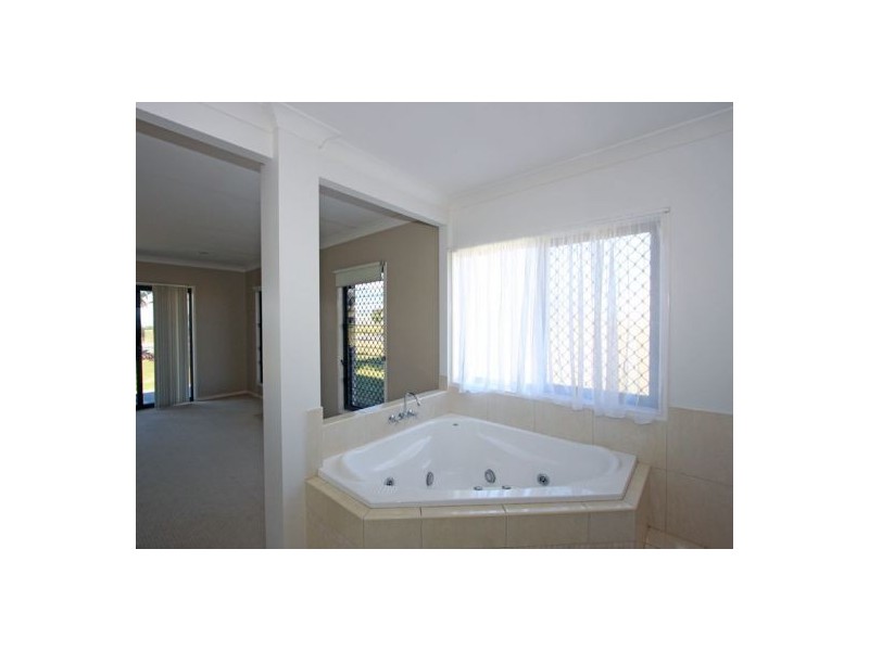 1-3  LOGGERHEAD CT, River Heads QLD 4655