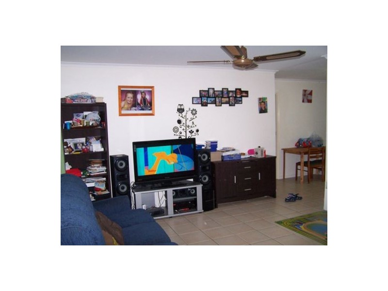 2 Michelle DR, Point Vernon QLD 4655