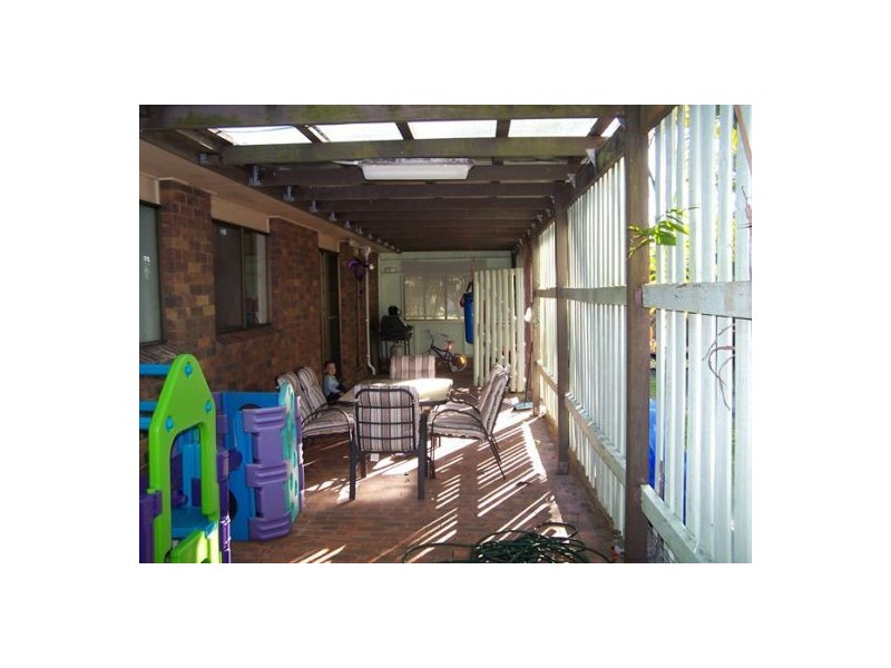 2 Michelle DR, Point Vernon QLD 4655