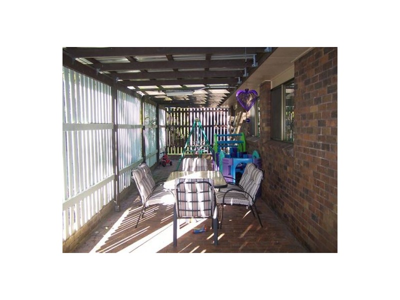 2 Michelle DR, Point Vernon QLD 4655