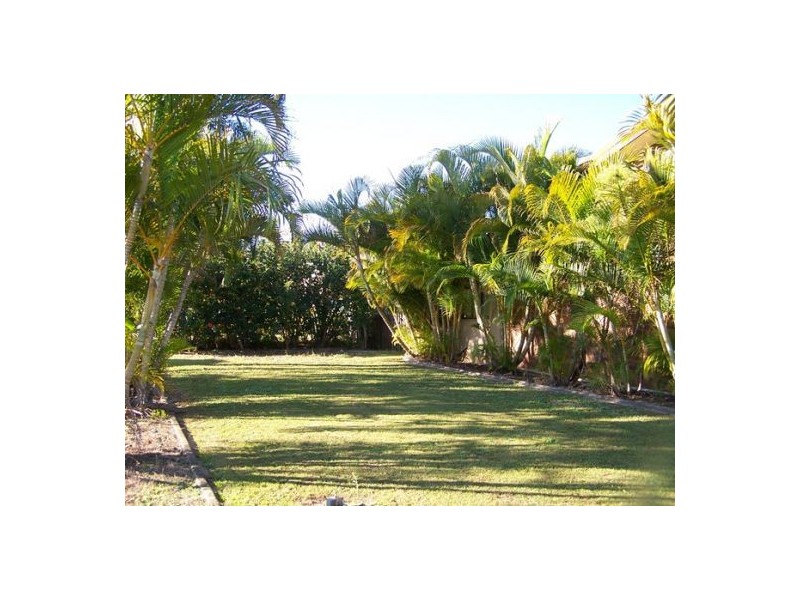 2 Michelle DR, Point Vernon QLD 4655