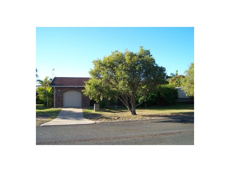 2 Michelle DR, Point Vernon QLD 4655