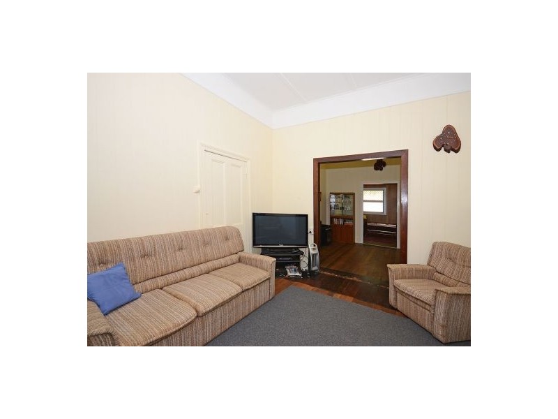 16 Arthur Street, Urangan QLD 4655