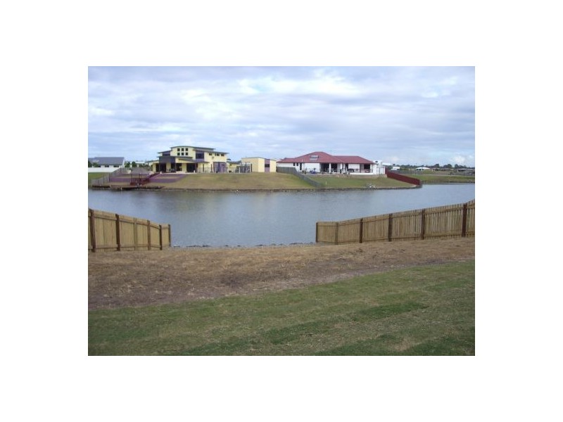 98 Bounty Circuit, Eli Waters QLD 4655