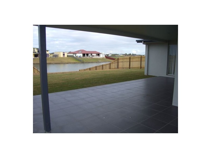 98 Bounty Circuit, Eli Waters QLD 4655