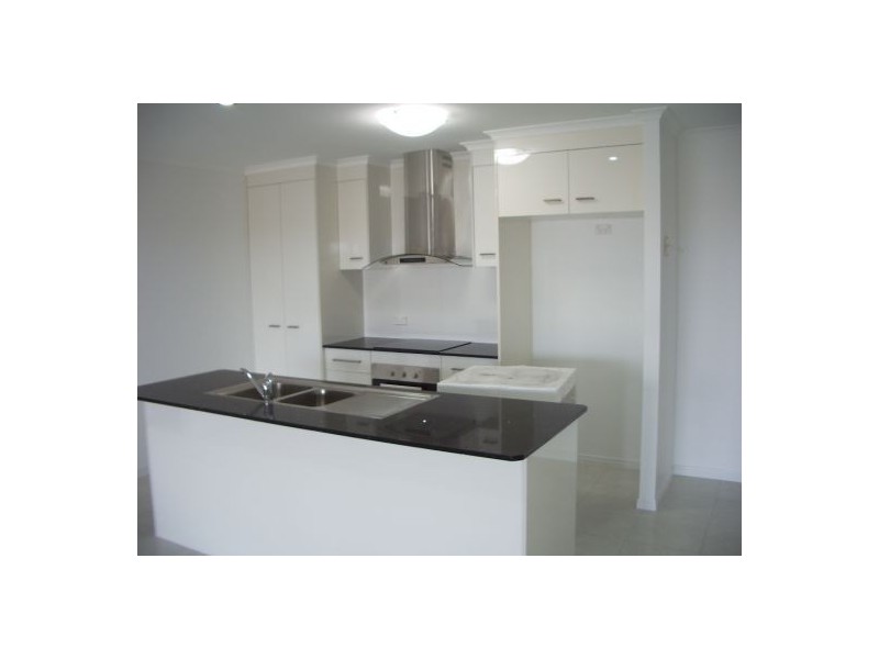 98 Bounty Circuit, Eli Waters QLD 4655