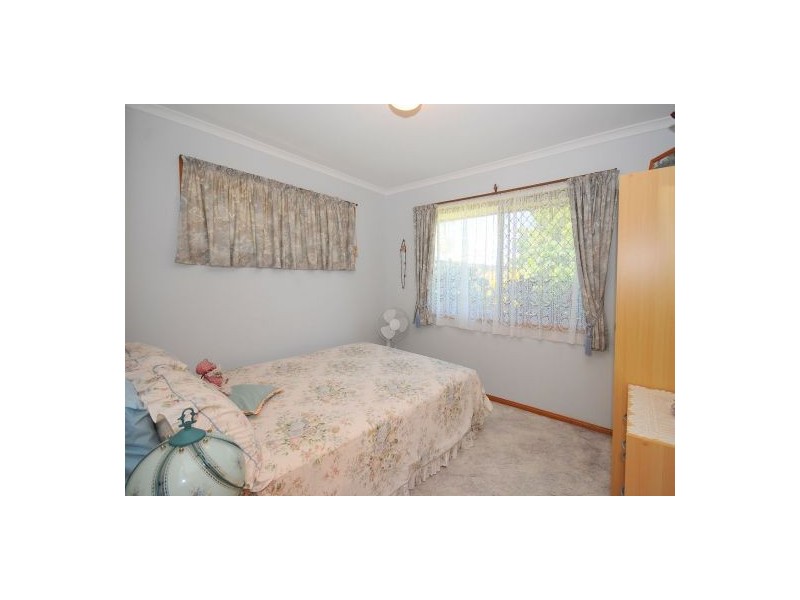 24 Gibbs, Urangan QLD 4655