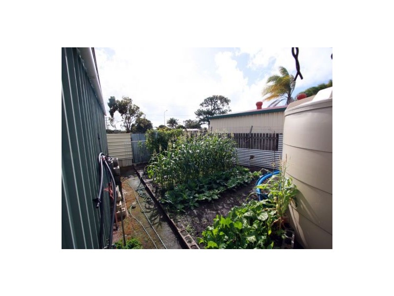 16 Merlin Drive, Urangan QLD 4655