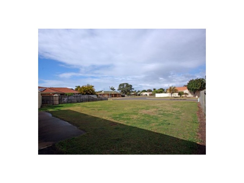 16 Merlin Drive, Urangan QLD 4655