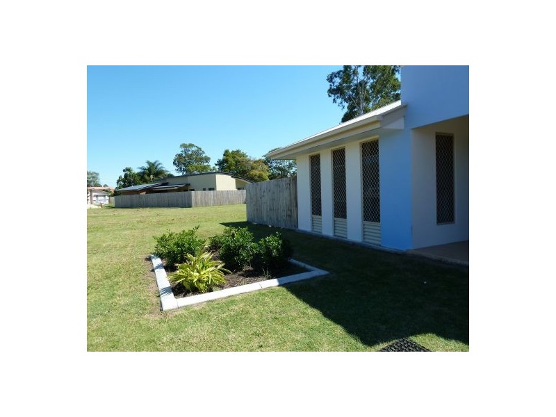 6 Twin Fin Crt, Toogoom QLD 4655