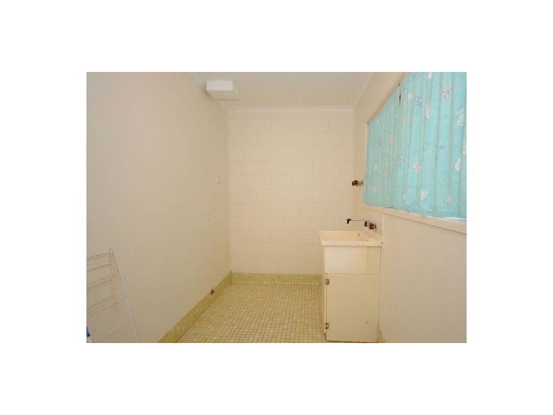 10 Hibiscus Street, Urangan QLD 4655