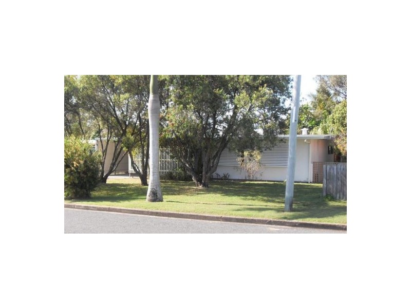 12 CARINGA STREET,, Urangan QLD 4655
