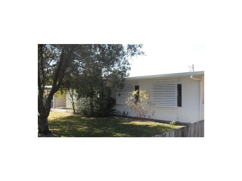 12 CARINGA STREET,, Urangan QLD 4655