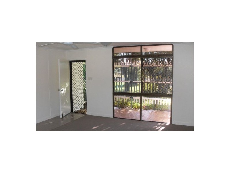 12 CARINGA STREET,, Urangan QLD 4655