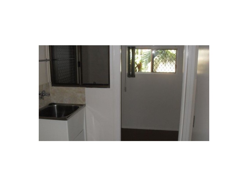 12 CARINGA STREET,, Urangan QLD 4655