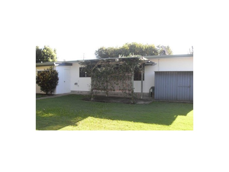 12 CARINGA STREET,, Urangan QLD 4655