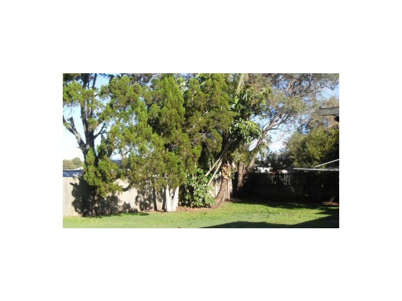 12 CARINGA STREET,, Urangan QLD 4655
