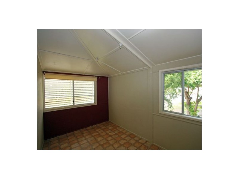 26 Kent Street, Urangan QLD 4655