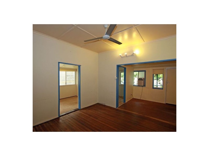 26 Kent Street, Urangan QLD 4655