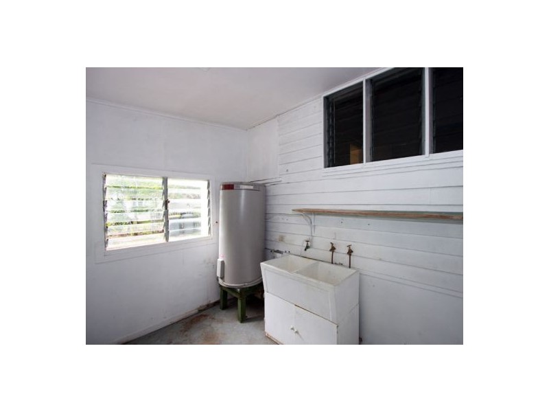 26 Kent Street, Urangan QLD 4655