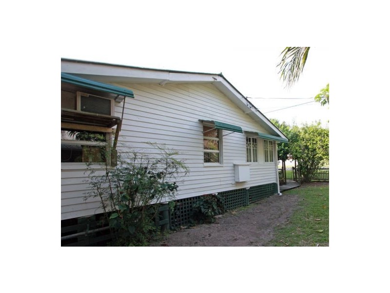 26 Kent Street, Urangan QLD 4655