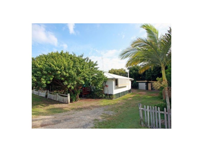 26 Kent Street, Urangan QLD 4655