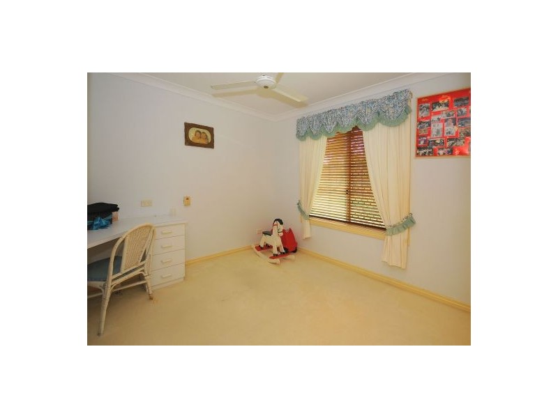 10 Senorita Parade, Urangan QLD 4655