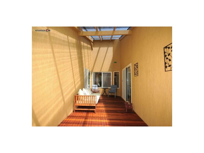 10 Senorita Parade, Urangan QLD 4655