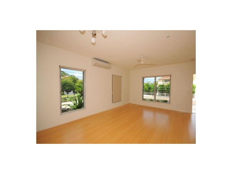 7/541 Esplanade, Urangan QLD 4655