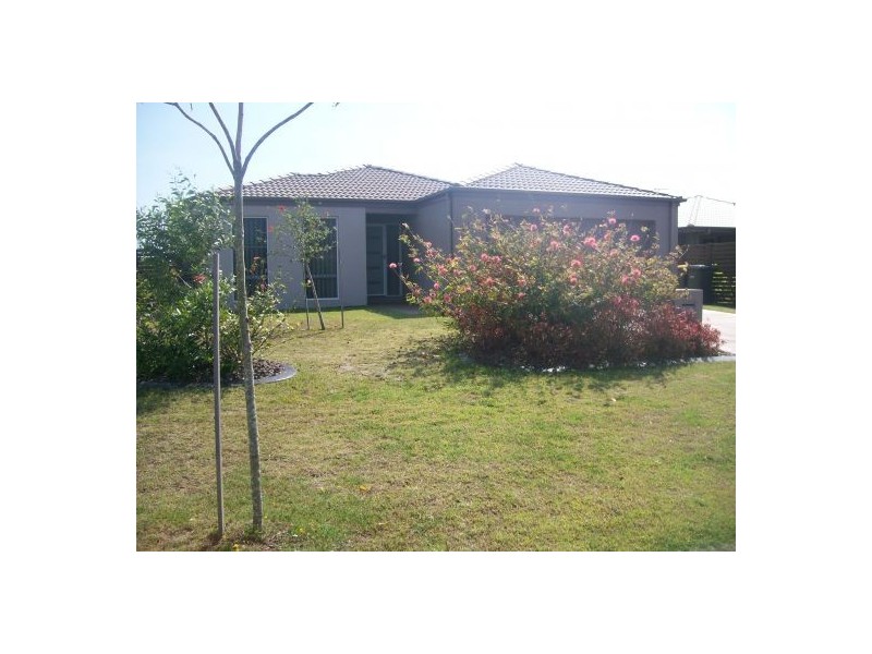 25 Earl St Vincent Circuit, Eli Waters QLD 4655