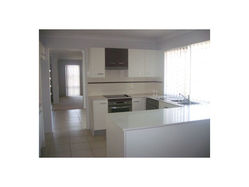 25 Earl St Vincent Circuit, Eli Waters QLD 4655