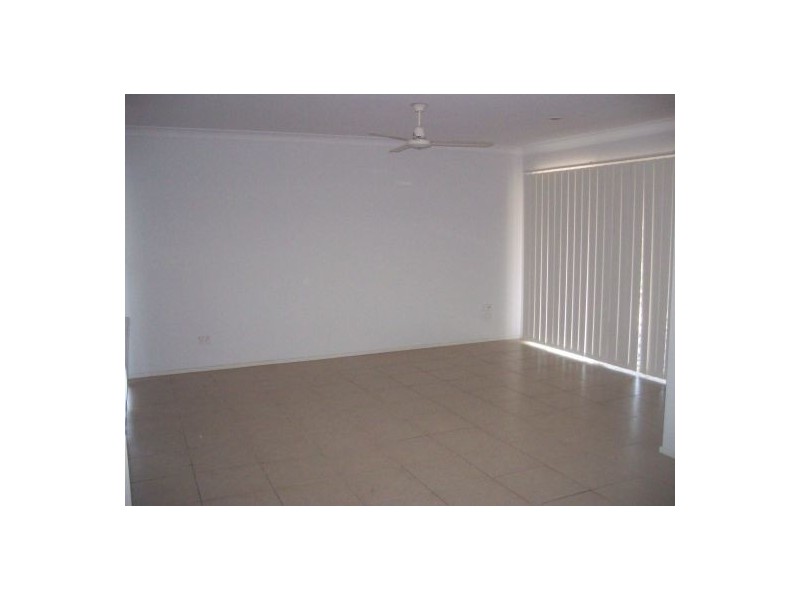 25 Earl St Vincent Circuit, Eli Waters QLD 4655