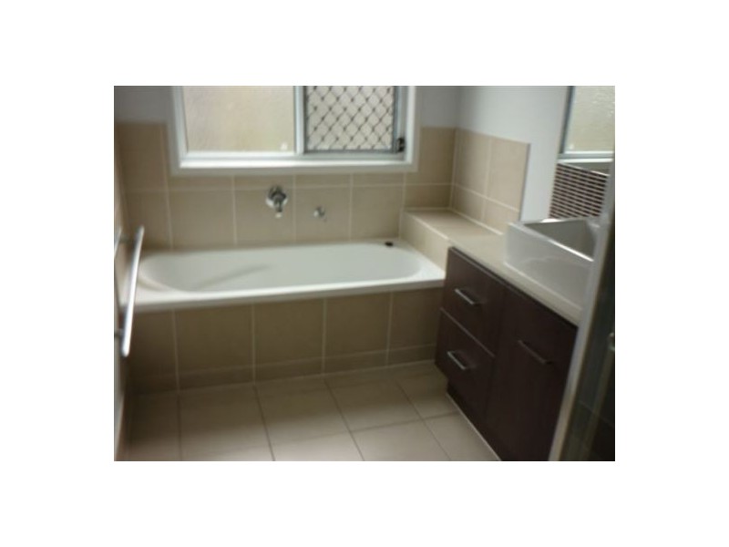 25 Earl St Vincent Circuit, Eli Waters QLD 4655