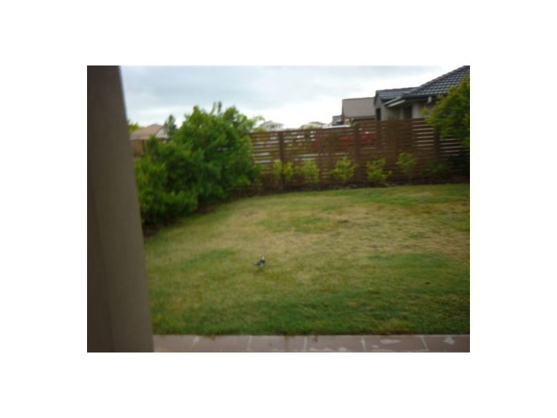 25 Earl St Vincent Circuit, Eli Waters QLD 4655