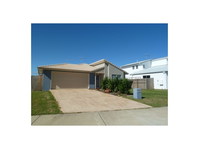 6 Clearwater Cres, Toogoom QLD 4655