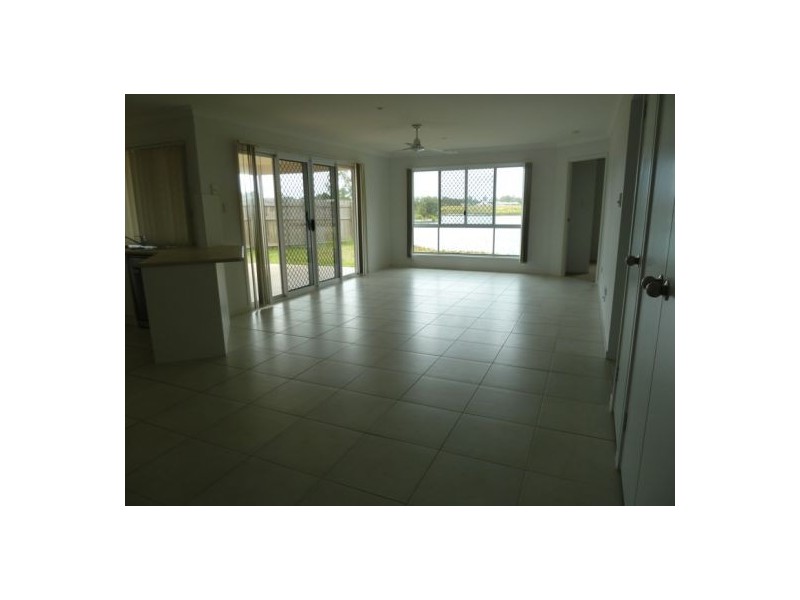 6 Clearwater Cres, Toogoom QLD 4655