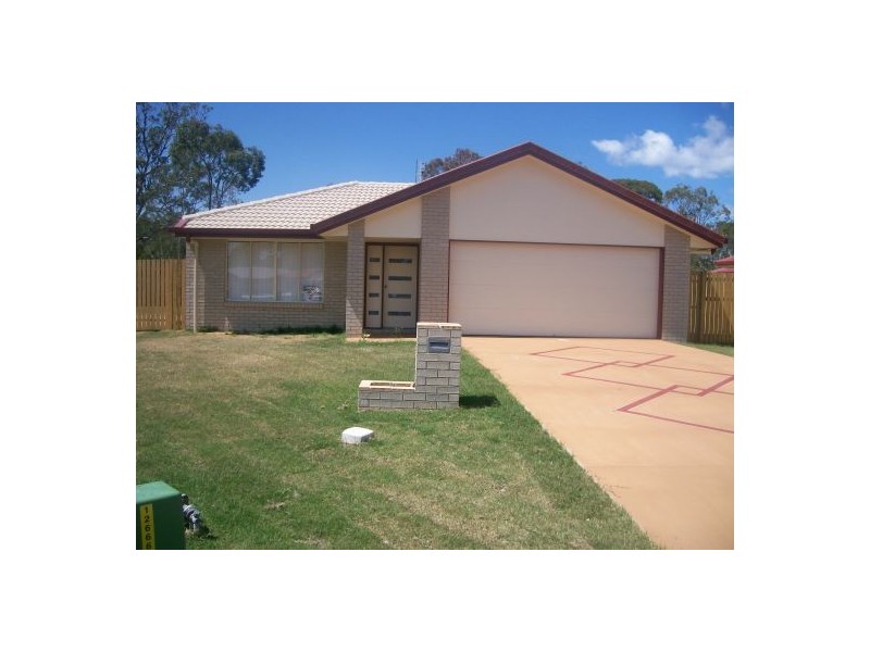 10 Jewel Court, Urangan QLD 4655