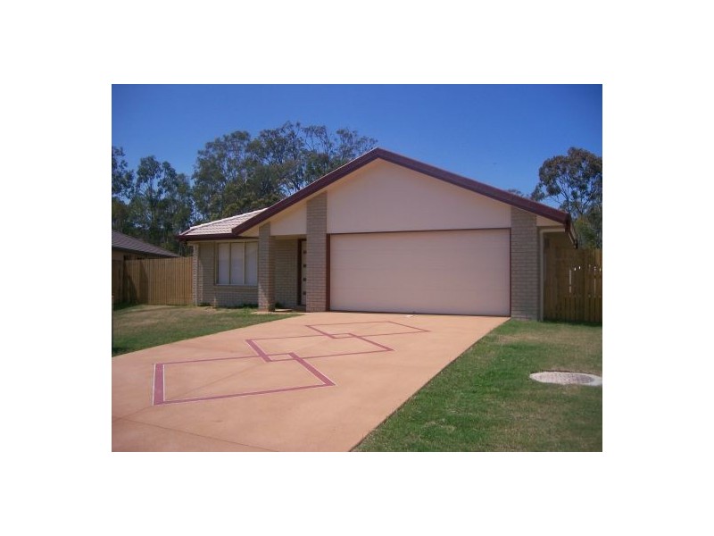 10 Jewel Court, Urangan QLD 4655