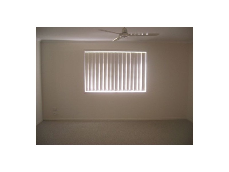 10 Jewel Court, Urangan QLD 4655