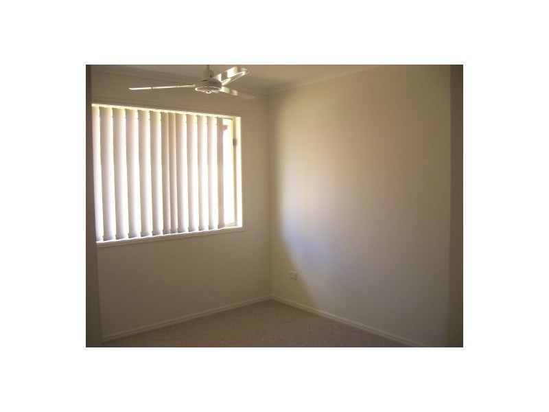 10 Jewel Court, Urangan QLD 4655