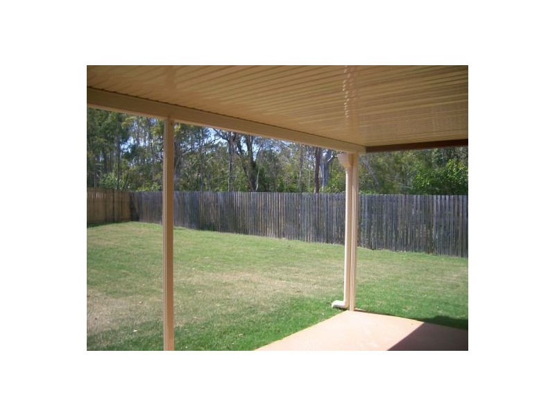 10 Jewel Court, Urangan QLD 4655