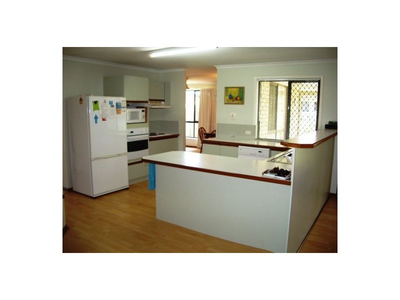 32 Bideford Street, Torquay QLD 4655