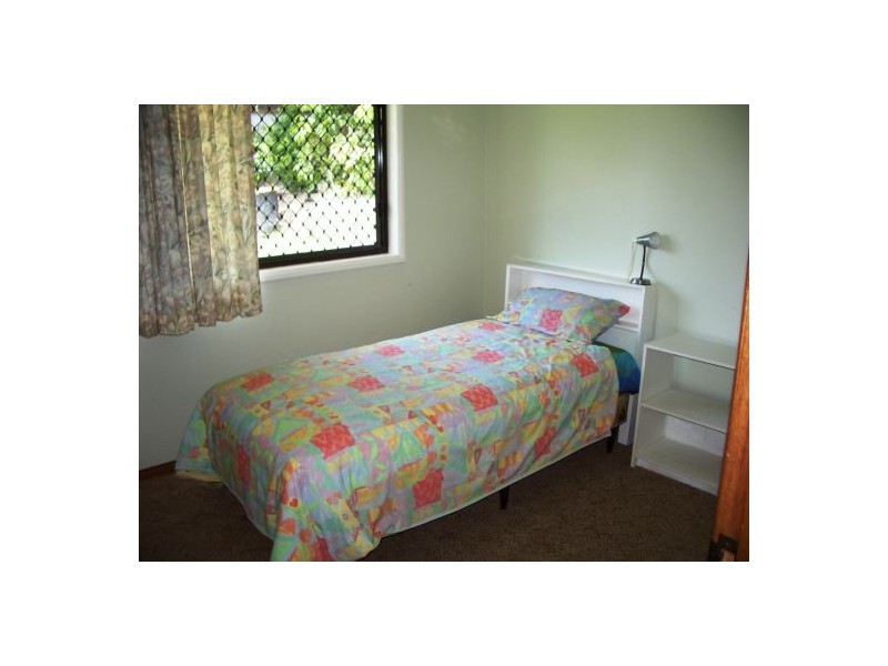 32 Bideford Street, Torquay QLD 4655