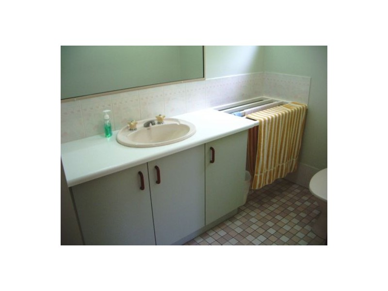 32 Bideford Street, Torquay QLD 4655