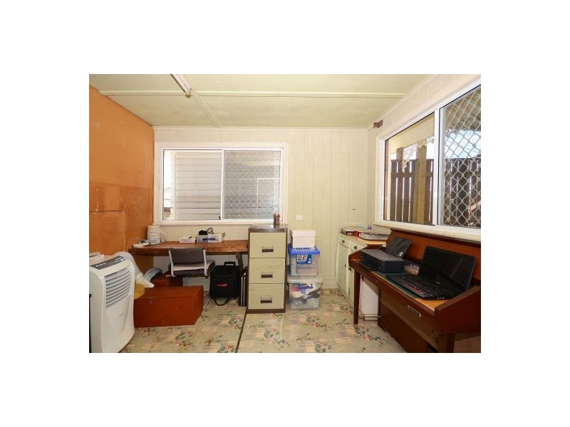 16 Arthur Street, Urangan QLD 4655