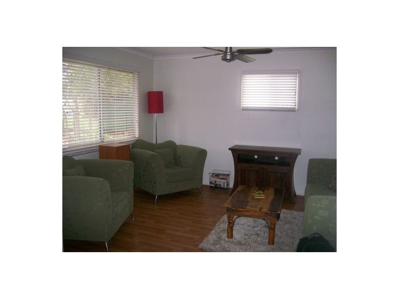 4 Beckwith Street, Torquay QLD 4655