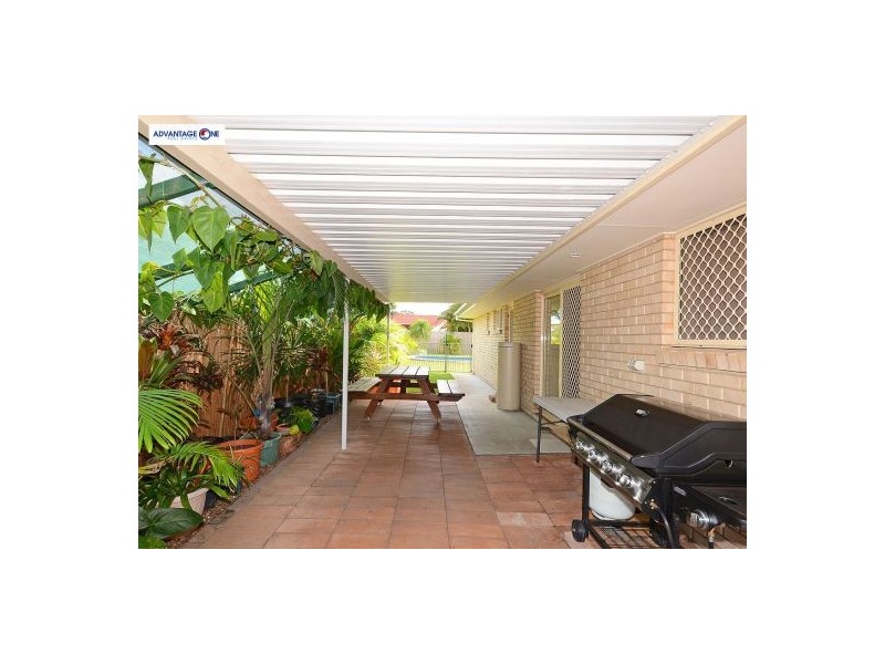 6 Twolyn Street, Urangan QLD 4655