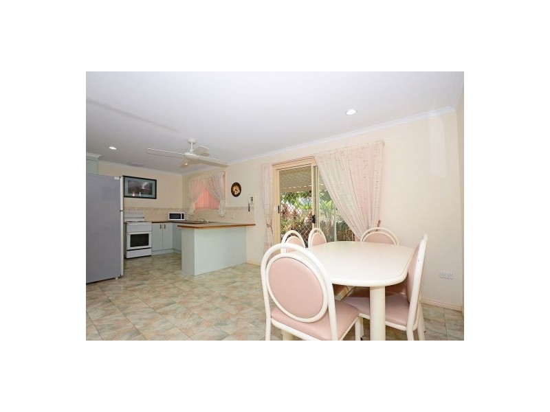 6 Twolyn Street, Urangan QLD 4655